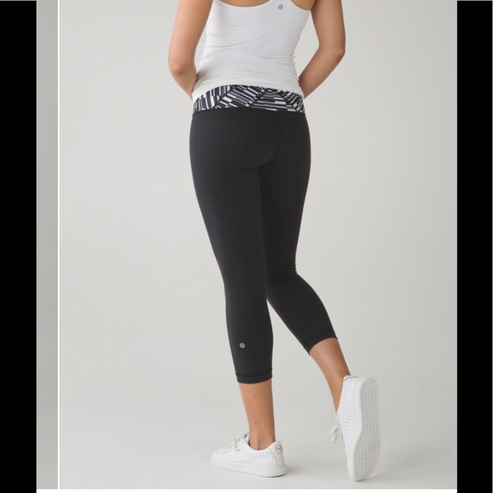 Lululemon Wunder Under Crop III Ying Yang Stripe